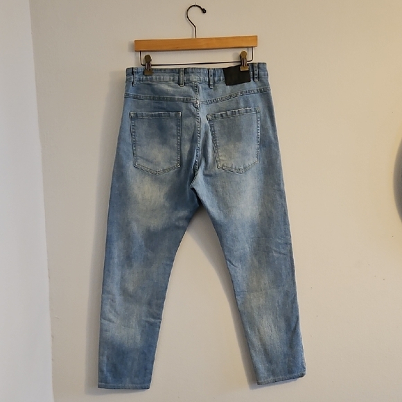 Blue Jeans - Picture 4 of 7